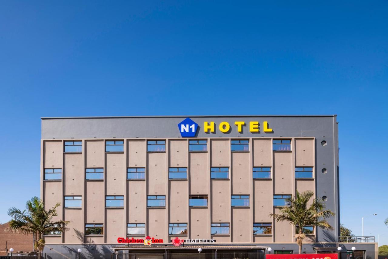 N1 Hotel Rotten Row Harare Kültér fotó