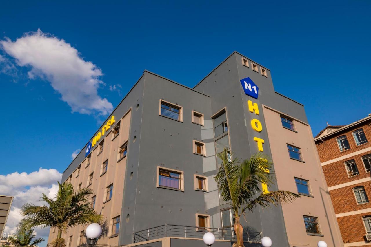N1 Hotel Rotten Row Harare Kültér fotó