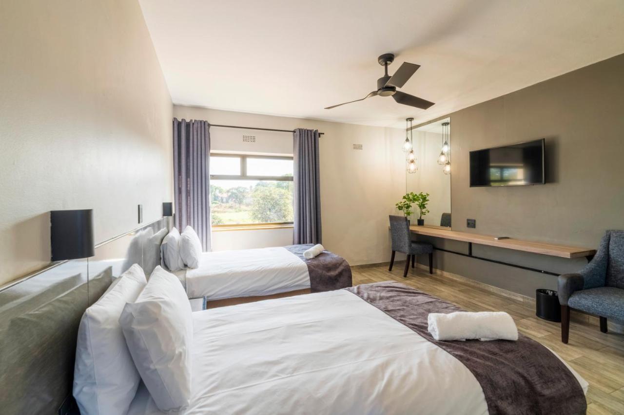 N1 Hotel Rotten Row Harare Kültér fotó
