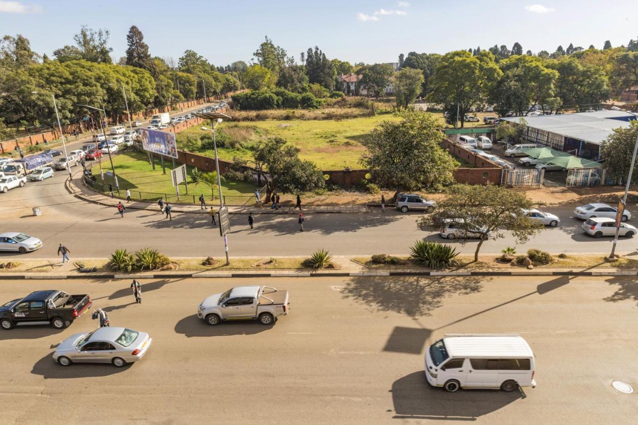 N1 Hotel Rotten Row Harare Kültér fotó